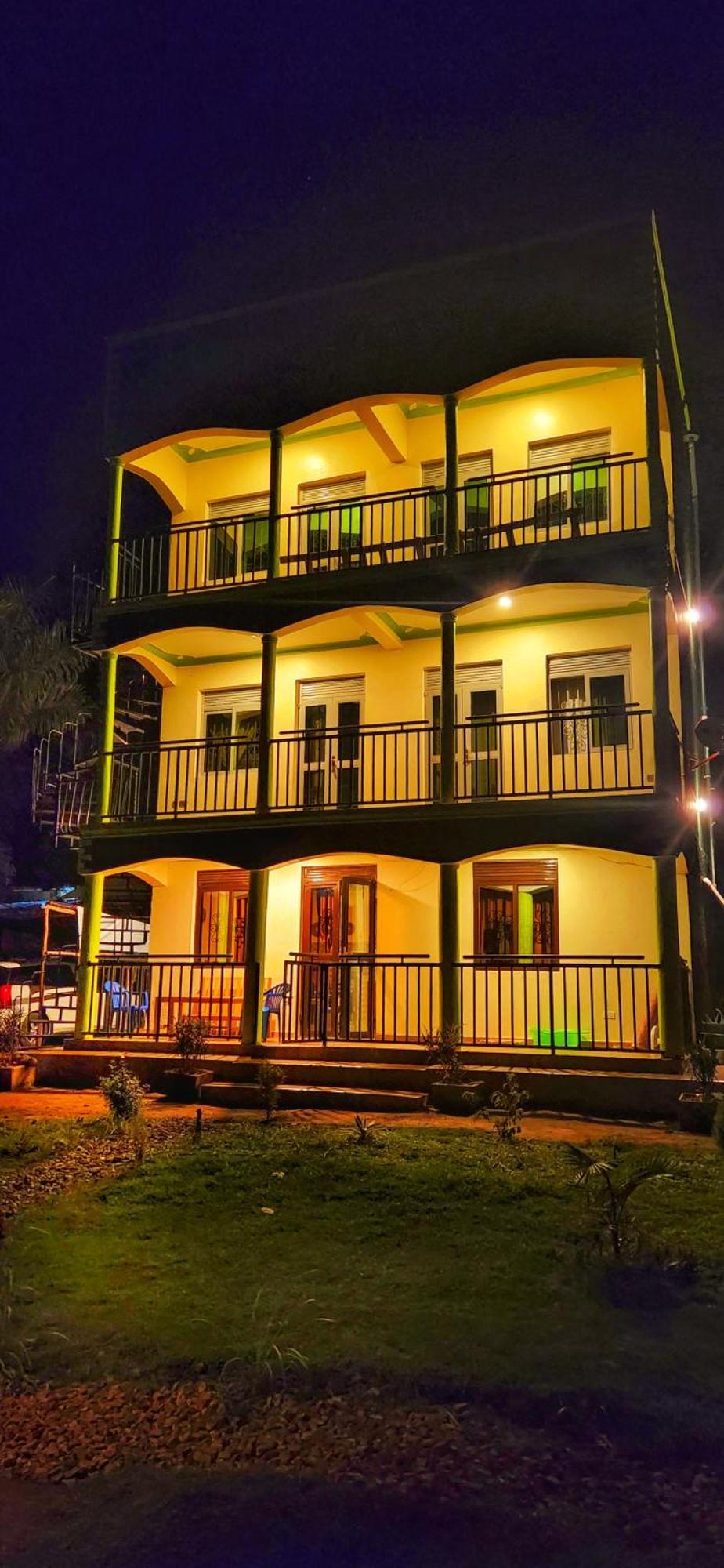 Lights Of Kazinga Orphanage And Homestay