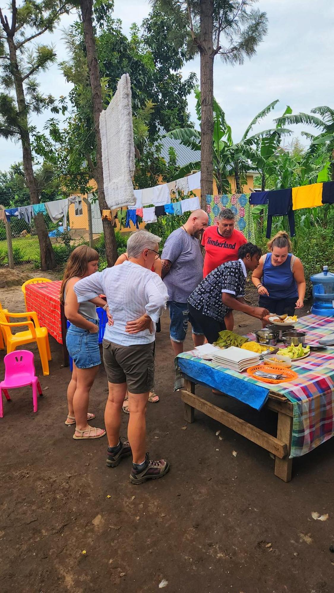 Homestay Lights Of Kazinga Orphanage And